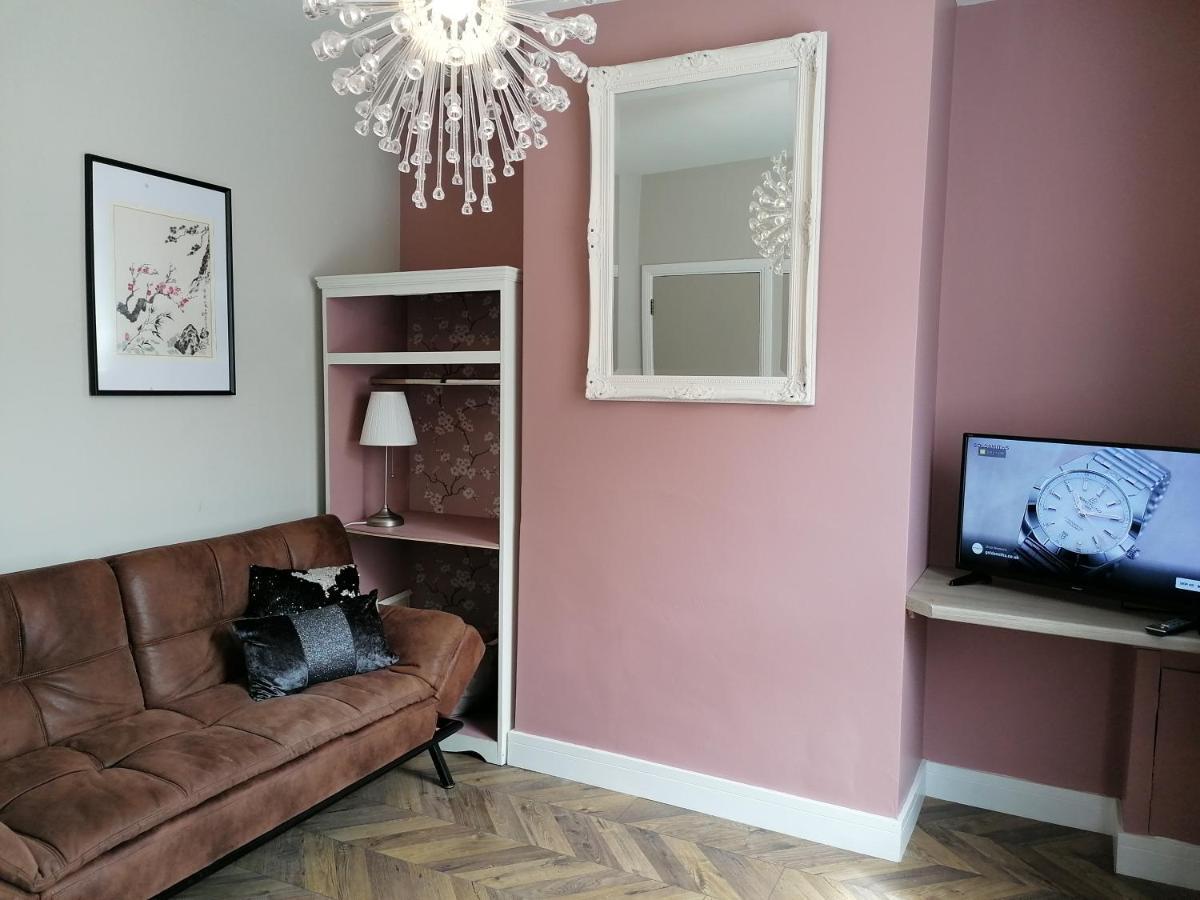 Stunning 3 Bedroom Townhouse In The Heart Of City Belfast Exterior foto
