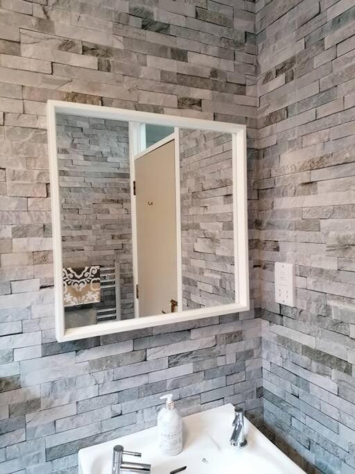 Stunning 3 Bedroom Townhouse In The Heart Of City Belfast Exterior foto