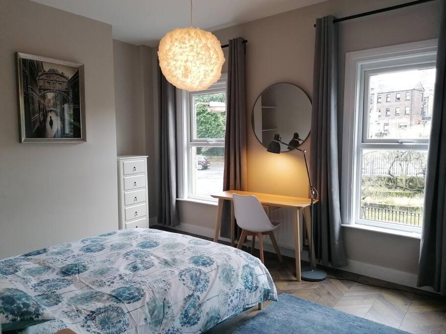 Stunning 3 Bedroom Townhouse In The Heart Of City Belfast Exterior foto